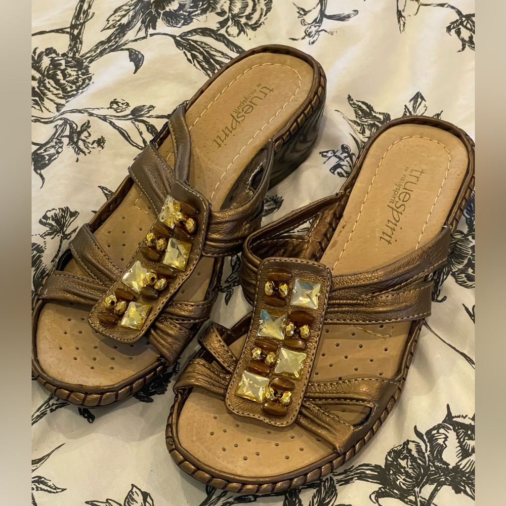Truespirit‎ 7 Metallic Wedge Sandals with Jeweltone